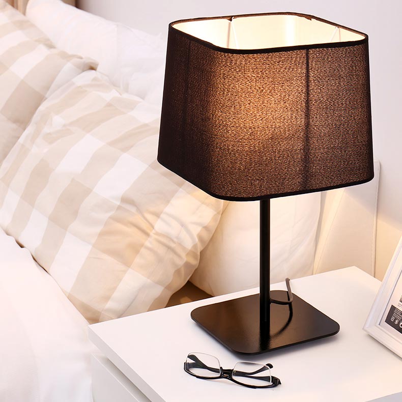 Đèn ngủ để bàn, đèn bàn đọc sách giá rẻ, Đèn bàn chụp vải DB-526
