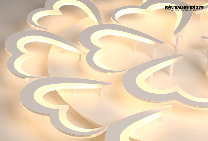 Đèn LED ốp trần trang trí 9 cánh trái tim C262