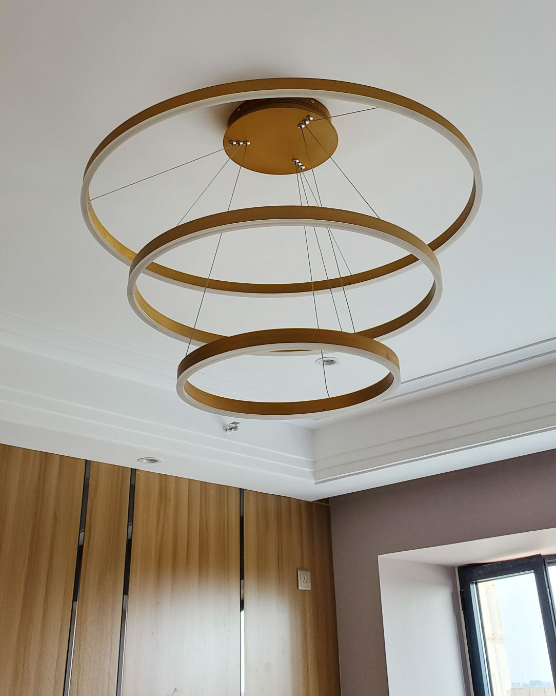 đèn thả led 3 vòng tròn xi vàng hiện đại