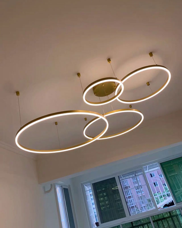 đèn thả led 4 vòng tròn xi vàng hiện đại