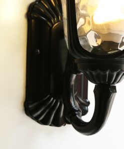 đèn tường ngoài trời cổ điển