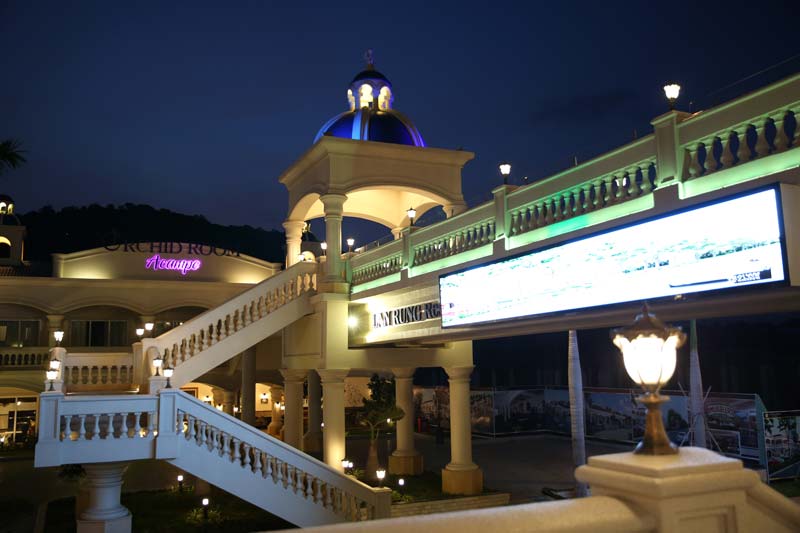 đèn trang trí ngoài trời