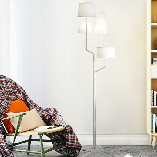 Đèn cây đứng 4 bóng chụp vải cao cấp