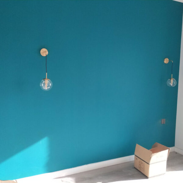 Đèn gắn tường hiện đại quả cầu thủy tinh