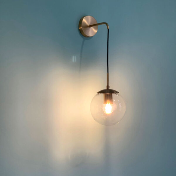 Đèn gắn tường hiện đại quả cầu thủy tinh