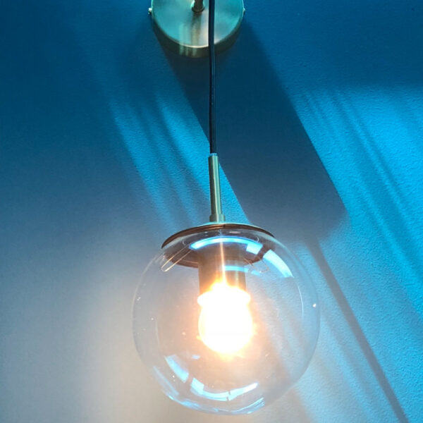 Đèn gắn tường hiện đại quả cầu thủy tinh