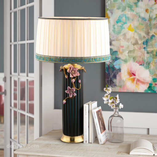 Đèn để bàn gốm sứ cao cấp