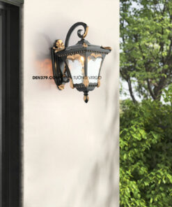 Đèn tường ngoài trời thân đen nhũ vàng cổ điển QK102S