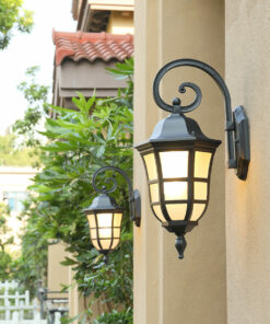 Đèn tường trang trí ngoài trời