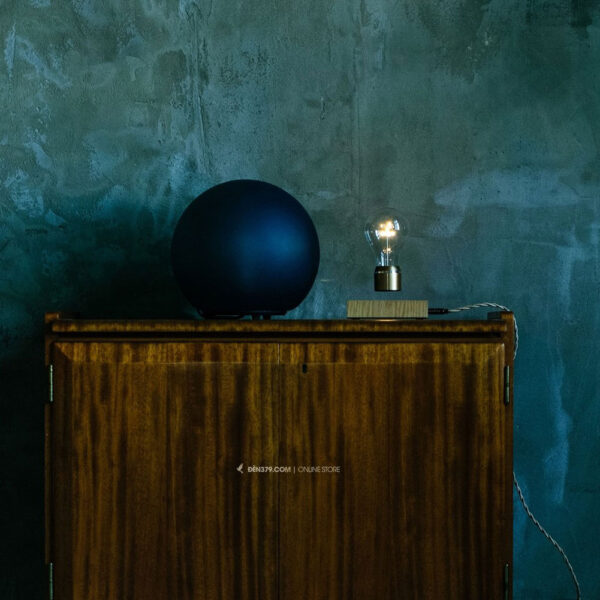 FLYTE ROYAL - Đèn Để Bàn Bay Từ Tính