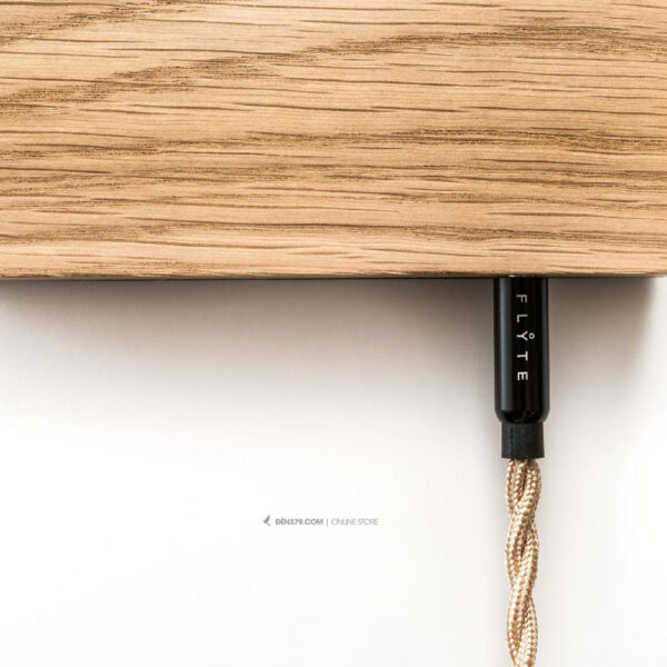 FLYTE ROYAL - Đèn Để Bàn Bay Từ Tính