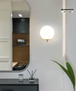 Đèn gắn tường trang trí quả cầu thủy tinh Q212
