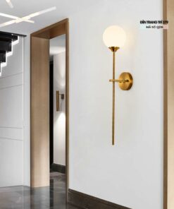 Đèn gắn tường trang trí quả cầu thủy tinh Q216