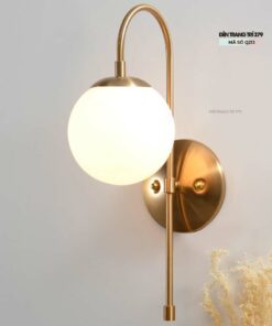 Đèn gắn tường trang trí quả cầu thủy tinh Q213
