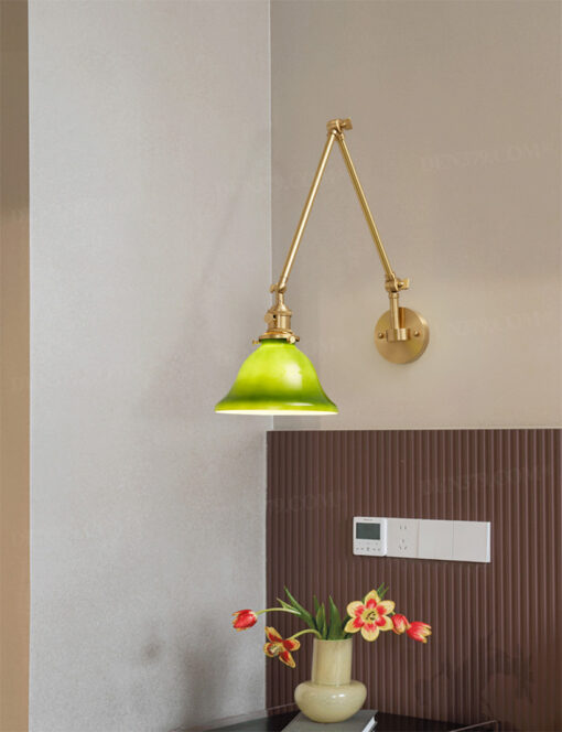 Đèn rọi gắn tường bằng đồng chụp thủy tinh xanh ngọc 66095