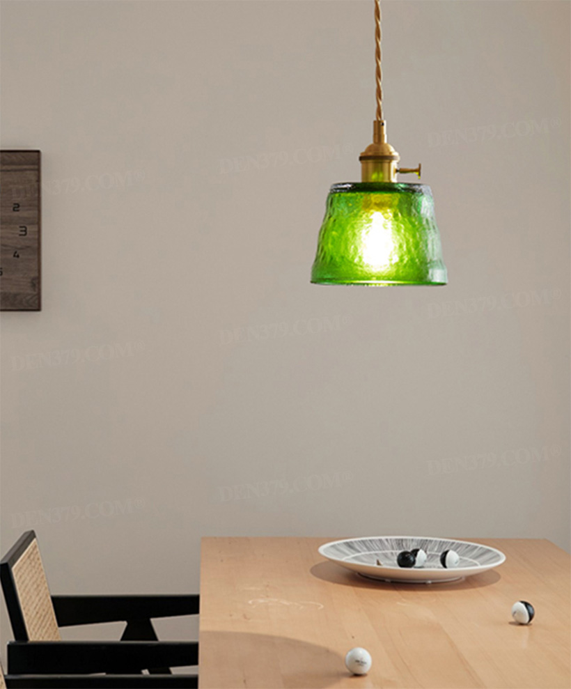 Đèn thả bằng đồng chụp đèn thuỷ tinh nhiều màu 66324
