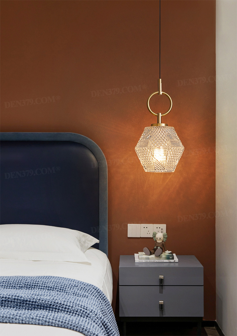 Đèn thả bằng đồng nguyên chất bầu chụp thủy tinh hoa văn nổi 66376