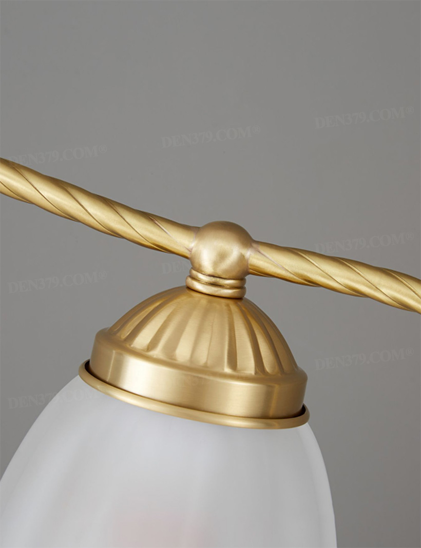 Đèn để bàn chụp thủy tinh bông hoa cách điệu 67276
