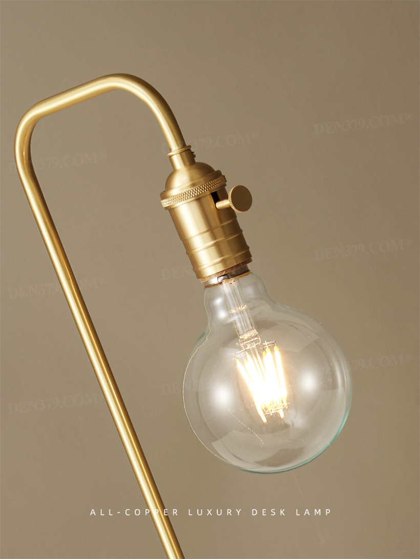 Đèn ngủ để bàn thân đồng đế gỗ cao cấp phong cách tối giản 67425