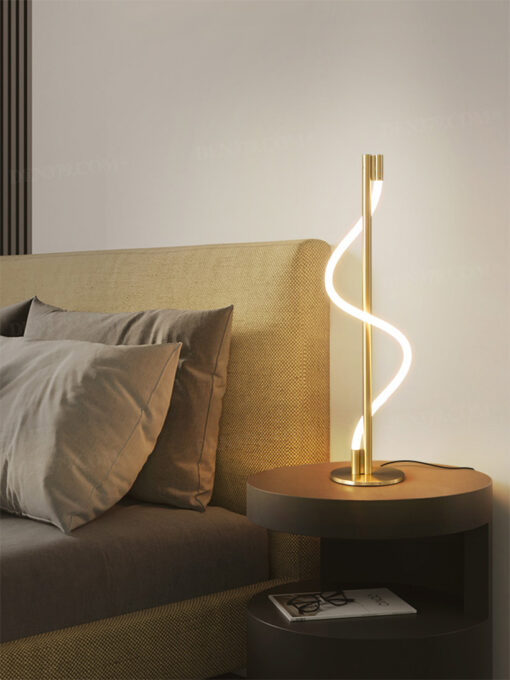 Đèn bàn trang trí phong cách hiện đại 67447