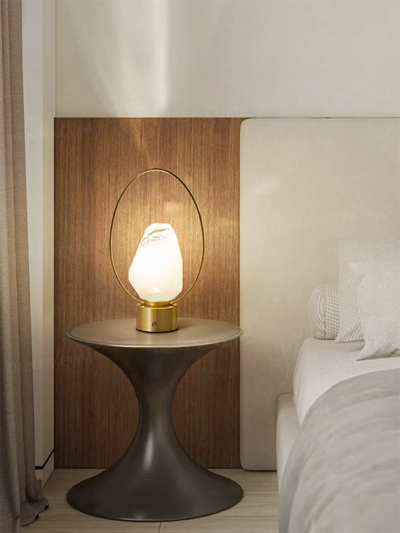 Đèn để bàn trang trí pin sạc phong cách hiện đại 67403